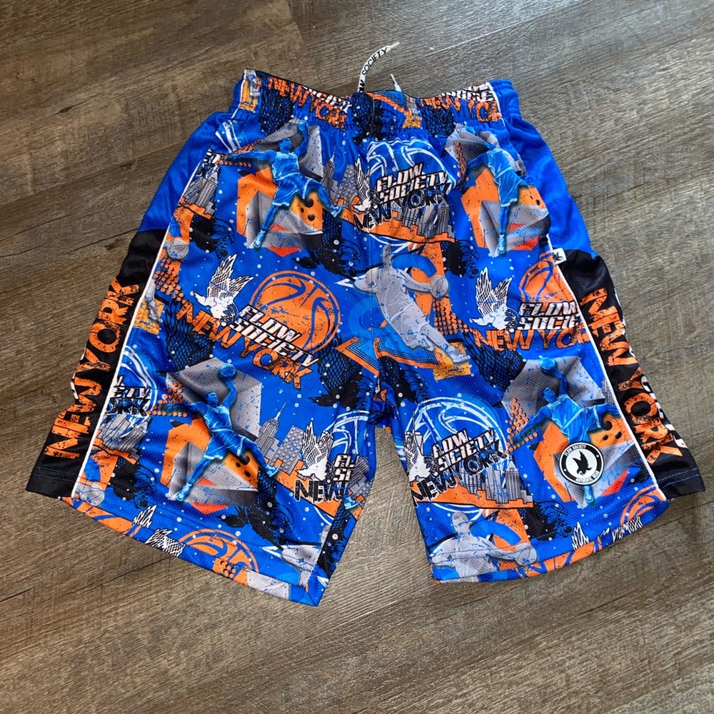 NWOT Flow Society Boys NY Hoops Attack Shorts SZ Youth XL
